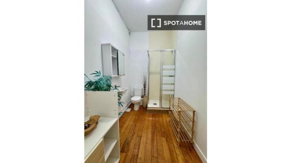 Chambre à louer dans un appartement partagé de 5 chambres à Vigo