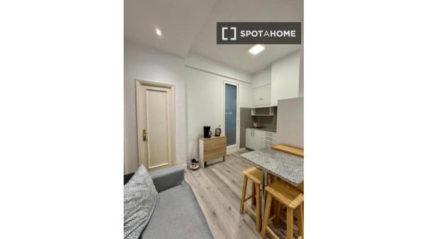 Chambre à louer dans un appartement partagé de 5 chambres à Vigo