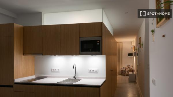 Estudio en alquiler en Los Remedios, Sevilla