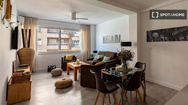 Estudio en alquiler en Los Remedios, Sevilla