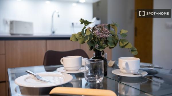 Estudio en alquiler en Los Remedios, Sevilla