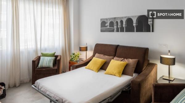 Estudio en alquiler en Los Remedios, Sevilla