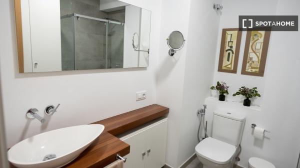 Estudio en alquiler en Los Remedios, Sevilla