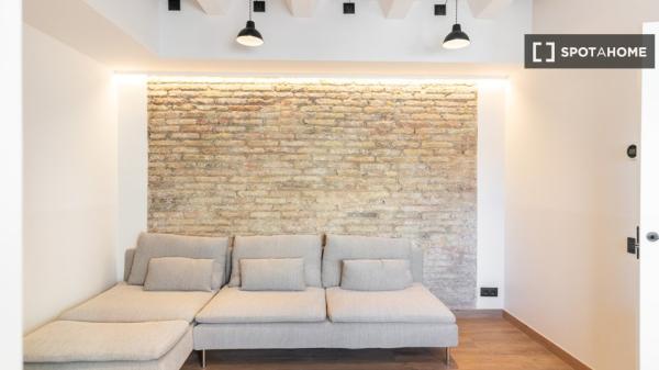 Piso en alquiler de 3 habitaciones en el Camp de l'Arpa del Clot.