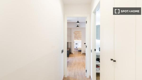 Piso en alquiler de 3 habitaciones en el Camp de l'Arpa del Clot.