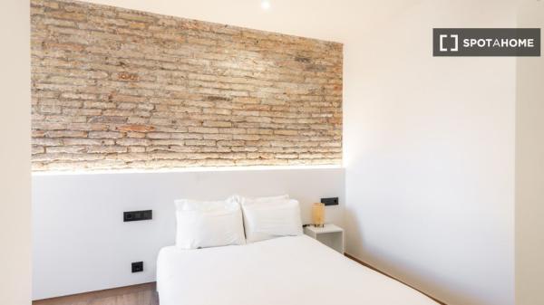 Piso en alquiler de 3 habitaciones en el Camp de l'Arpa del Clot.