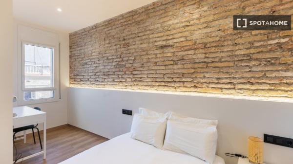 Piso en alquiler de 3 habitaciones en el Camp de l'Arpa del Clot.