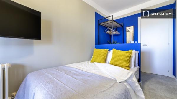 Se alquila habitación en Cuatro Caminos, Madrid