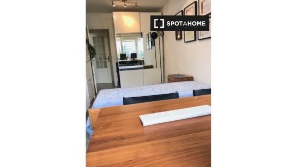 Se alquila habitación en piso de 3 dormitorios en Leganés, Madrid