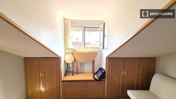 Estudio en alquiler en Embajadores, Madrid