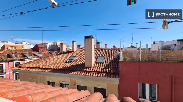 Estudio en alquiler en Embajadores, Madrid