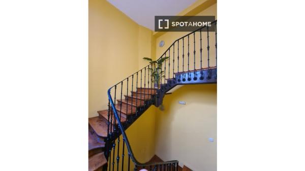 Estudio en alquiler en Embajadores, Madrid