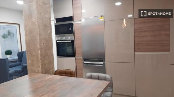 Se alquila habitación en piso compartido de 4 habitaciones, El Pilar