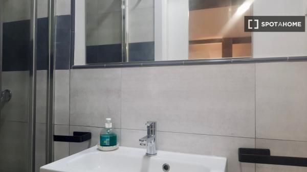 Se alquila habitación en piso compartido de 4 habitaciones, El Pilar