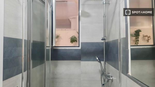 Se alquila habitación en piso compartido de 4 habitaciones, El Pilar