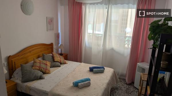 Apartamento de 3 habitaciones en alquiler en Grau i Platja, Valencia