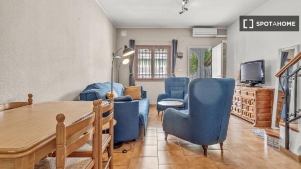 Apartamento de 2 dormitorios en alquiler en Santa Pola