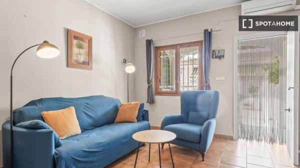 Apartamento de 2 dormitorios en alquiler en Santa Pola