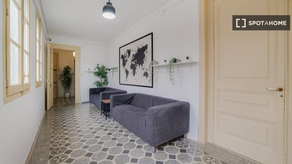 Chambre à louer dans une colocation de 14 chambres à El Raval