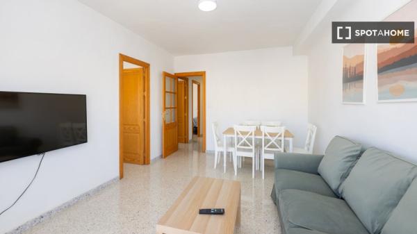Piso de 4 habitaciones en alquiler en Atarfe, Granada