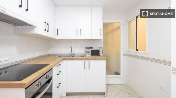 Piso de 4 habitaciones en alquiler en Atarfe, Granada