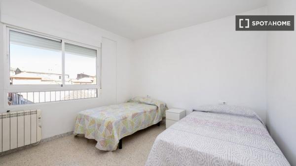 Piso de 4 habitaciones en alquiler en Atarfe, Granada