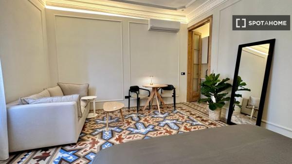 Estudio en alquiler en La Dreta de l'Eixample, Barcelona