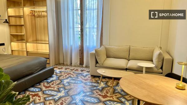 Estudio en alquiler en La Dreta de l'Eixample, Barcelona