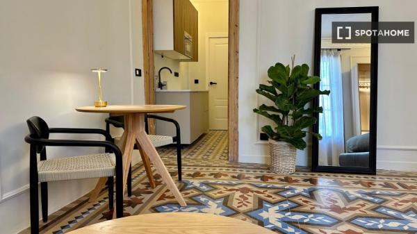 Estudio en alquiler en La Dreta de l'Eixample, Barcelona