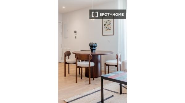 Piso de 2 dormitorios en alquiler en Guindalera, Madrid.