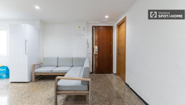 Zimmer in einer 5-Zimmer-WG in Mont-Olivet zu vermieten