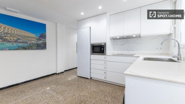 Zimmer in einer 5-Zimmer-WG in Mont-Olivet zu vermieten