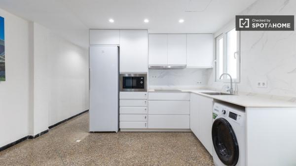 Zimmer in einer 5-Zimmer-WG in Mont-Olivet zu vermieten