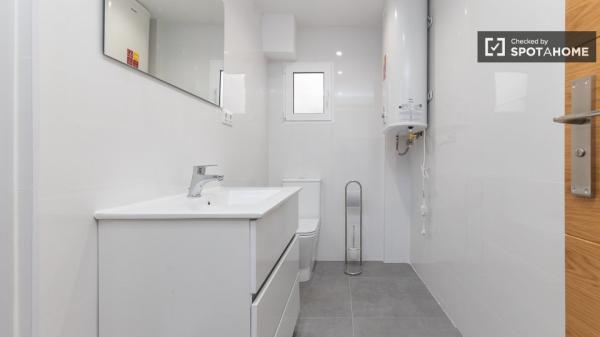 Zimmer in einer 5-Zimmer-WG in Mont-Olivet zu vermieten