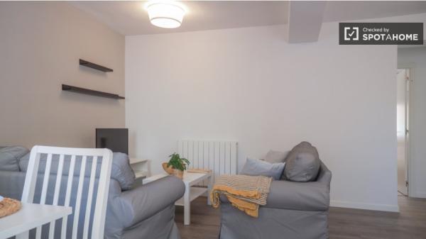 Habitación en piso compartido en alquiler en Numancia, Madrid