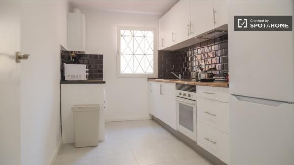 Habitación en piso compartido en alquiler en Numancia, Madrid