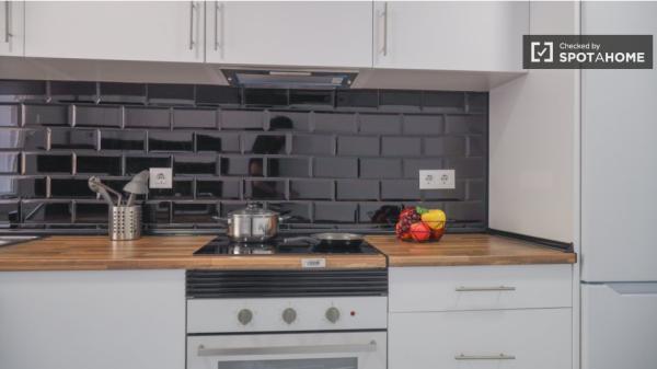 Habitación en piso compartido en alquiler en Numancia, Madrid