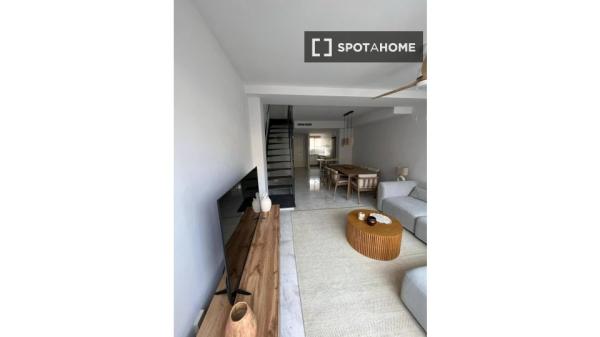 Apartamento de 3 dormitorios en alquiler en Jávea, Alicante