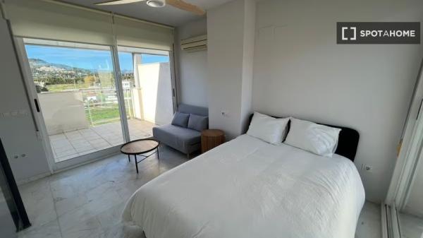 Apartamento de 3 dormitorios en alquiler en Jávea, Alicante