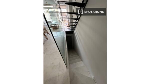 Apartamento de 3 dormitorios en alquiler en Jávea, Alicante