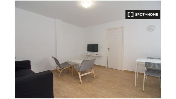 Dobry pokój w 3-pokojowym apartamencie El Pla del Real, Valencia