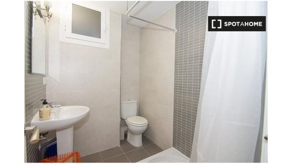 Dobry pokój w 3-pokojowym apartamencie El Pla del Real, Valencia