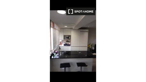 Se alquila habitación en piso de 3 dormitorios en Leganés, Madrid