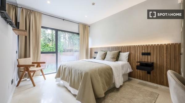 Vivienda en alquiler en Valdemarín, Madrid, 10 habitaciones