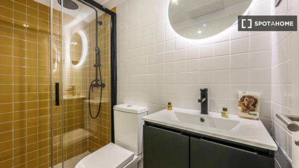 Vivienda en alquiler en Valdemarín, Madrid, 10 habitaciones