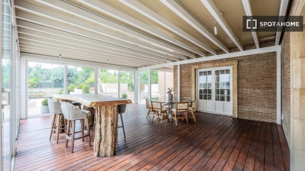 Vivienda en alquiler en Valdemarín, Madrid, 10 habitaciones