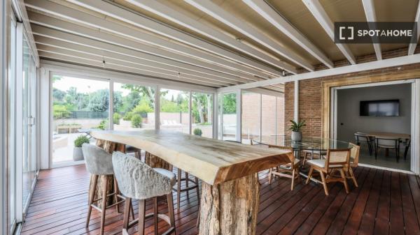 Vivienda en alquiler en Valdemarín, Madrid, 10 habitaciones