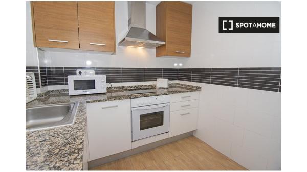 Amplia habitación en el apartamento de 3 dormitorios El Pla del Real, Valencia