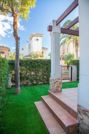 Chalet pareado en avenida Antonio Pedrera Soler, 53