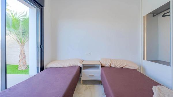 Casa independiente en avenida Antonio Pedrera Soler, 17